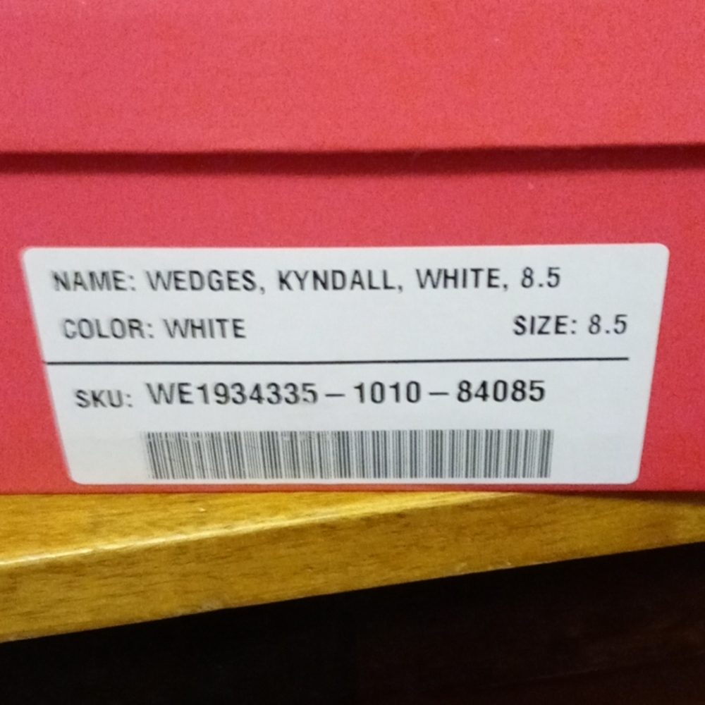 KYNDALL,Wedges, 8.5, white, SMOKE-FREE CLOSET! 🚭🛍️ - Picture 10 of 10